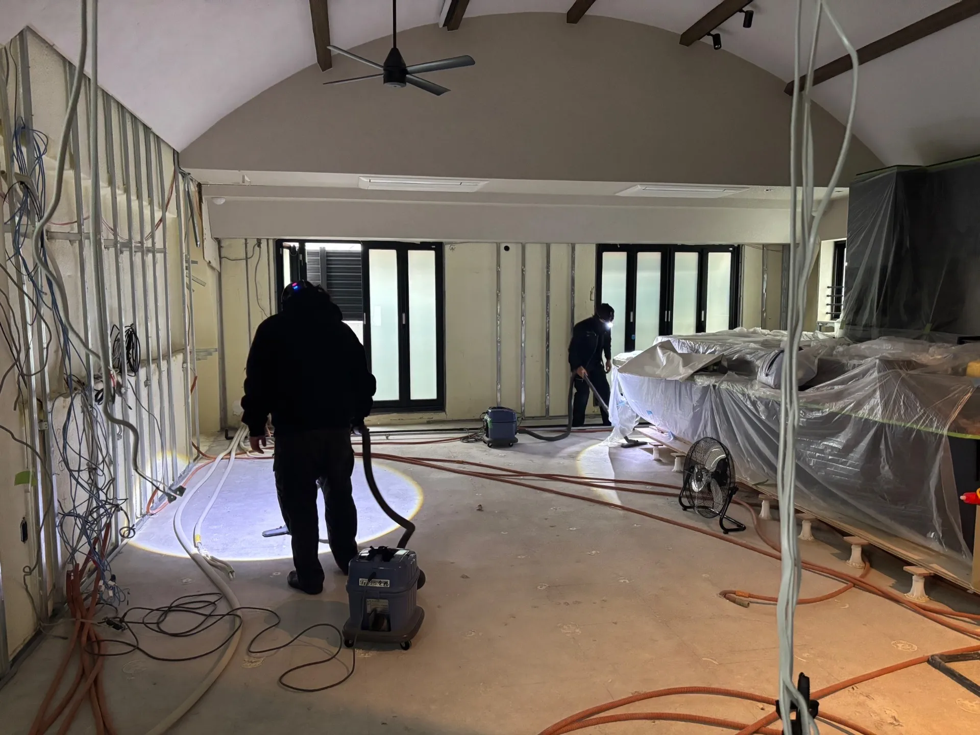 25年2月7日施工 チャペル除カビ作業